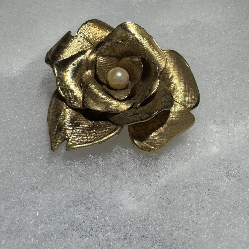Vintage Coro Unsigned Gold Tone Rose Brooch Faux Pearl Pin Feminine